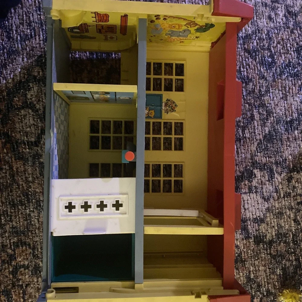 VTG 1976-1978 Fisher-Price #931 Play Family/Children's Hospital Little People!